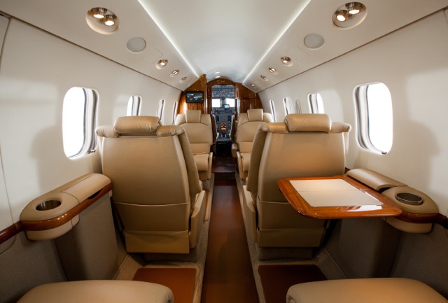 частный самолет Gulfstream G100